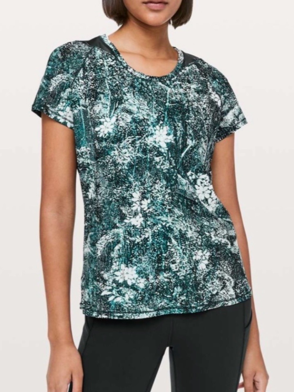 Lululemon Women's Seek the Heat Short Sleeve Top Size 10